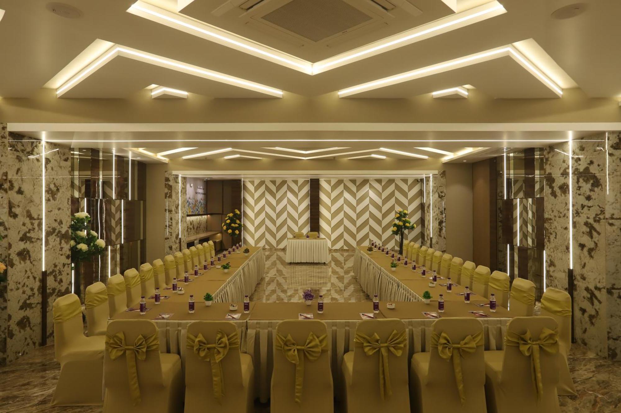 Hotel Auris & Banquets, Mumbai International Airport Exterior photo